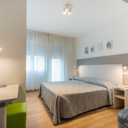Hotel Fabris Каорле Екстериор снимка