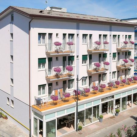 Hotel Fabris Каорле Екстериор снимка