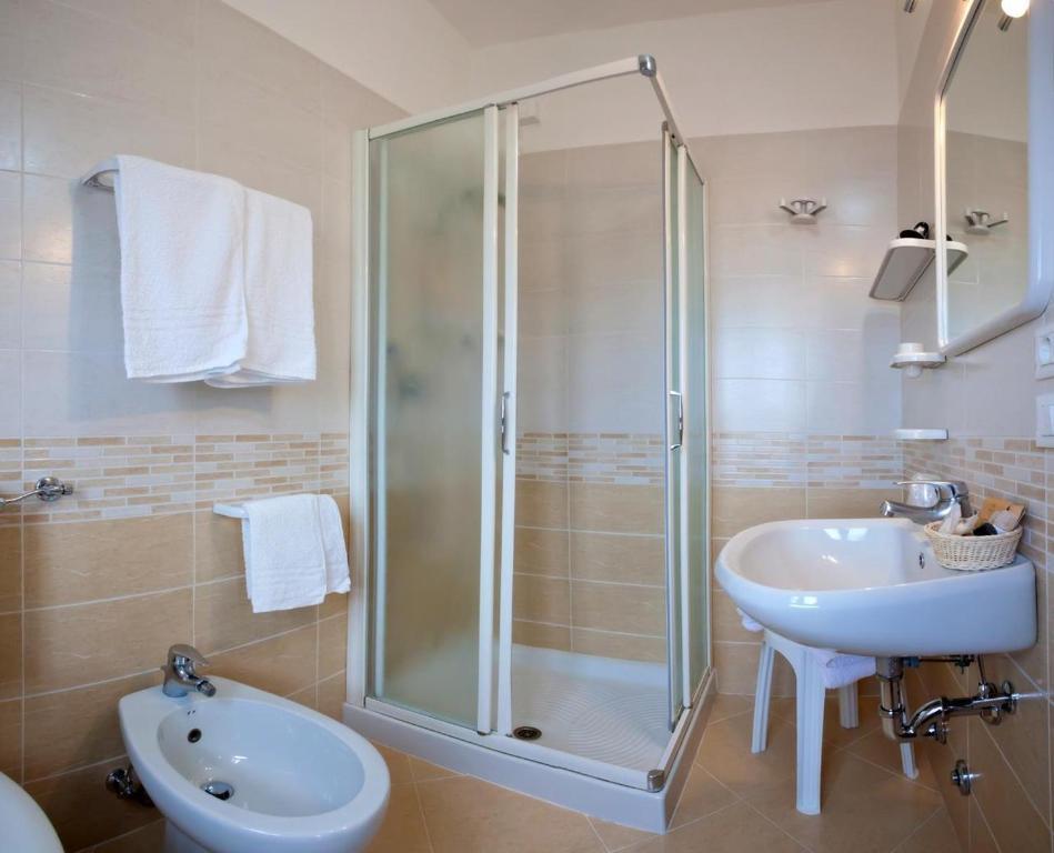Hotel Fabris Каорле Стая снимка