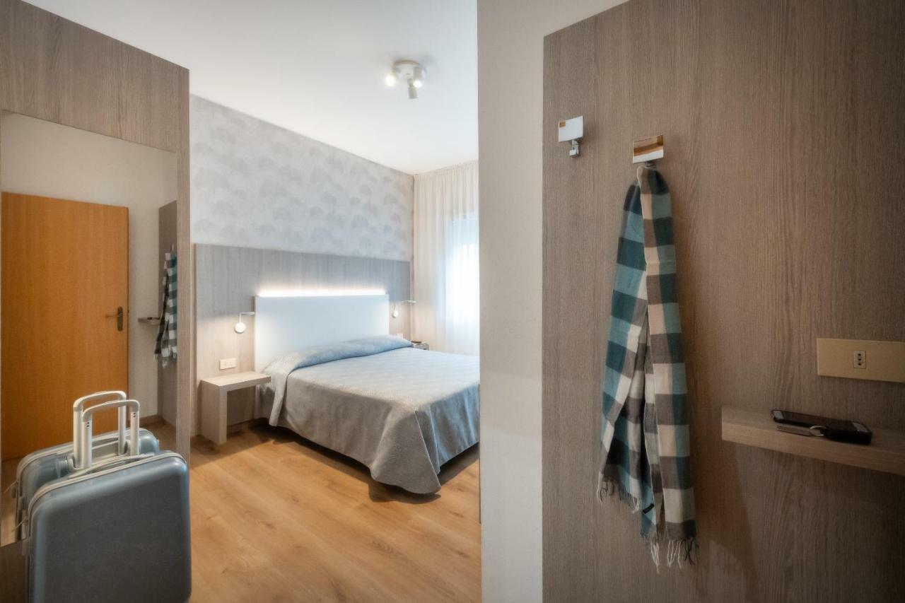 Hotel Fabris Каорле Екстериор снимка