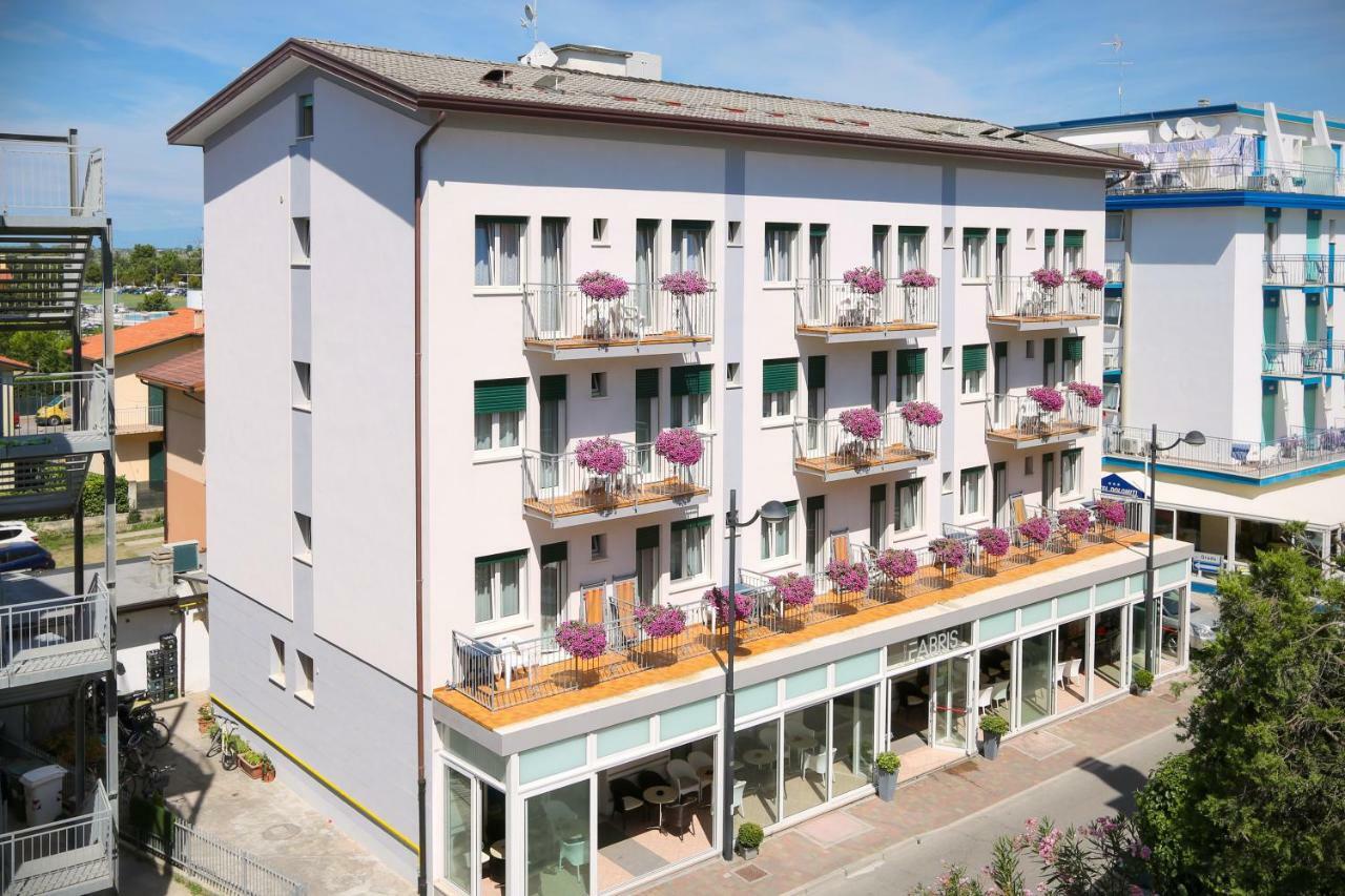 Hotel Fabris Каорле Екстериор снимка