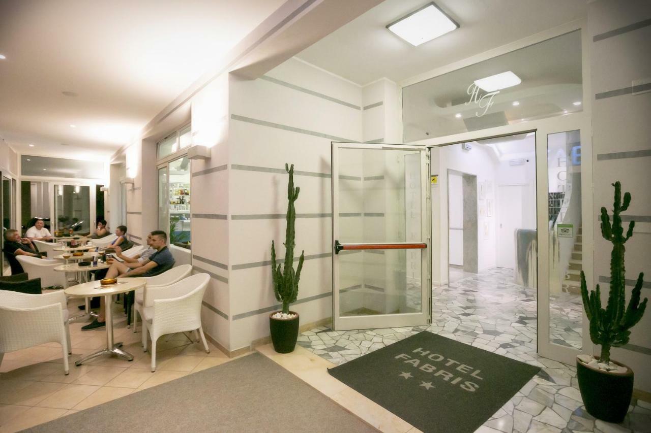 Hotel Fabris Каорле Екстериор снимка