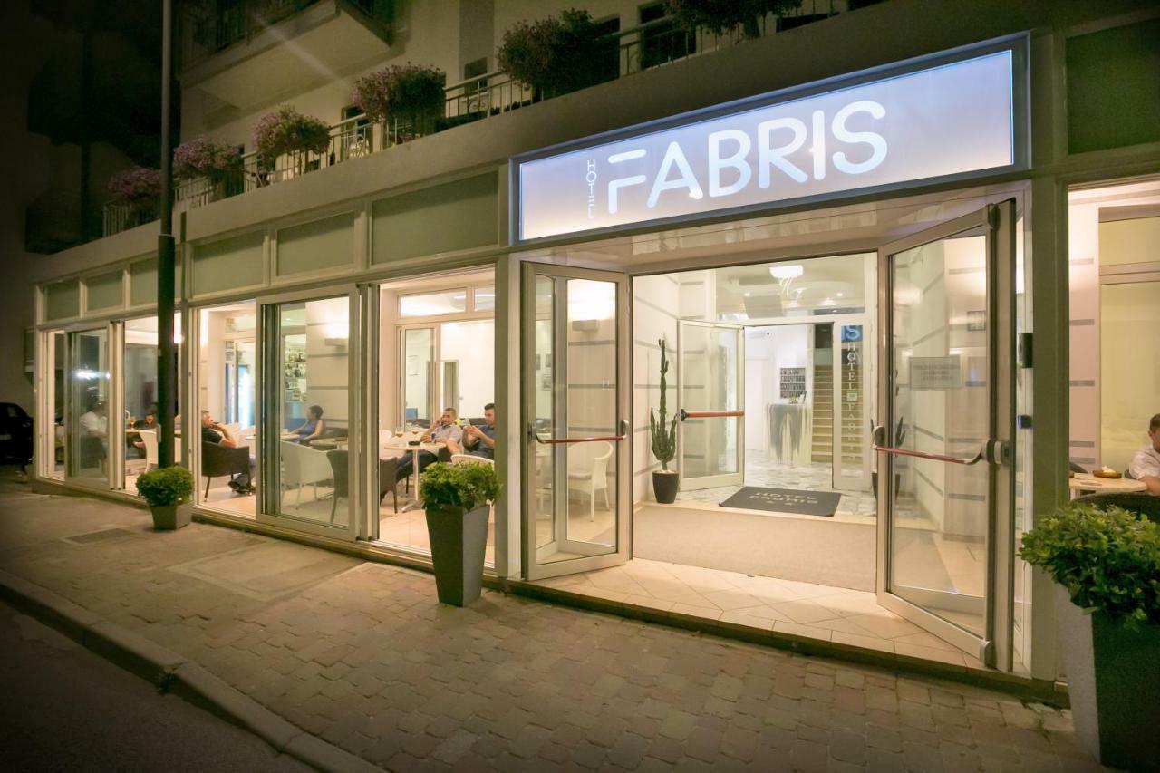 Hotel Fabris Каорле Екстериор снимка